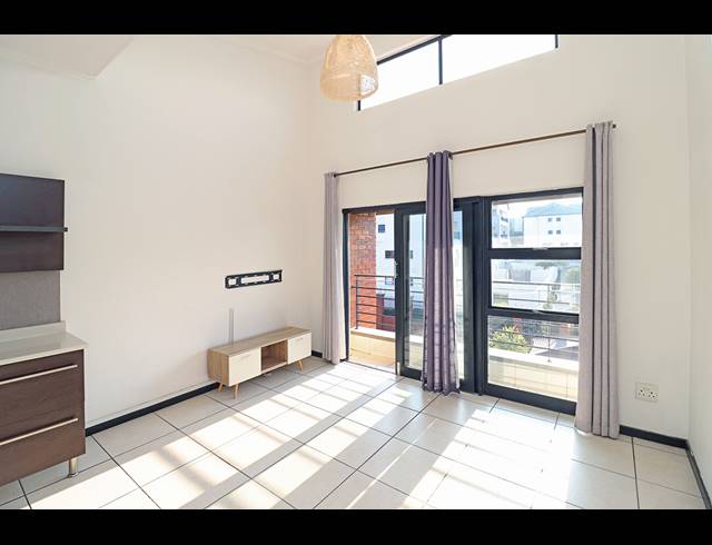 1 BEDROOM APARTMENT FOR SALE IN GREENSTONE HILL